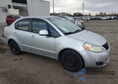 2010 Suzuki Sx4 Le z USA, uszkodzony, nr VIN JS2YC5A28A6302731